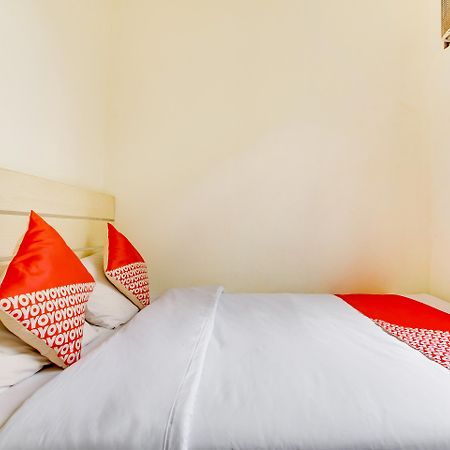 Reddoorz @ Hotel Arimbi Dewi Sartika Baru Бандунг Экстерьер фото