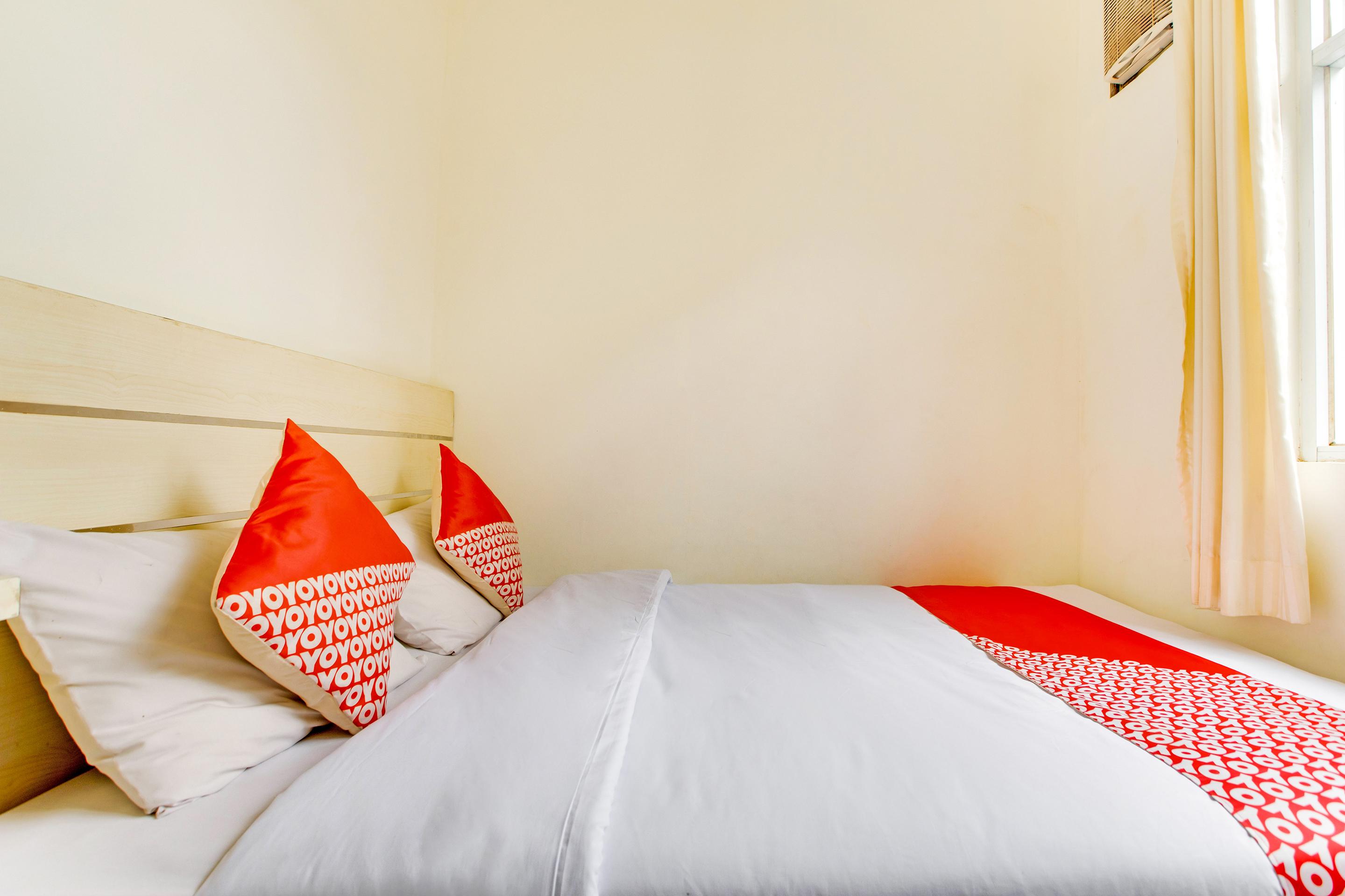 Reddoorz @ Hotel Arimbi Dewi Sartika Baru Бандунг Экстерьер фото