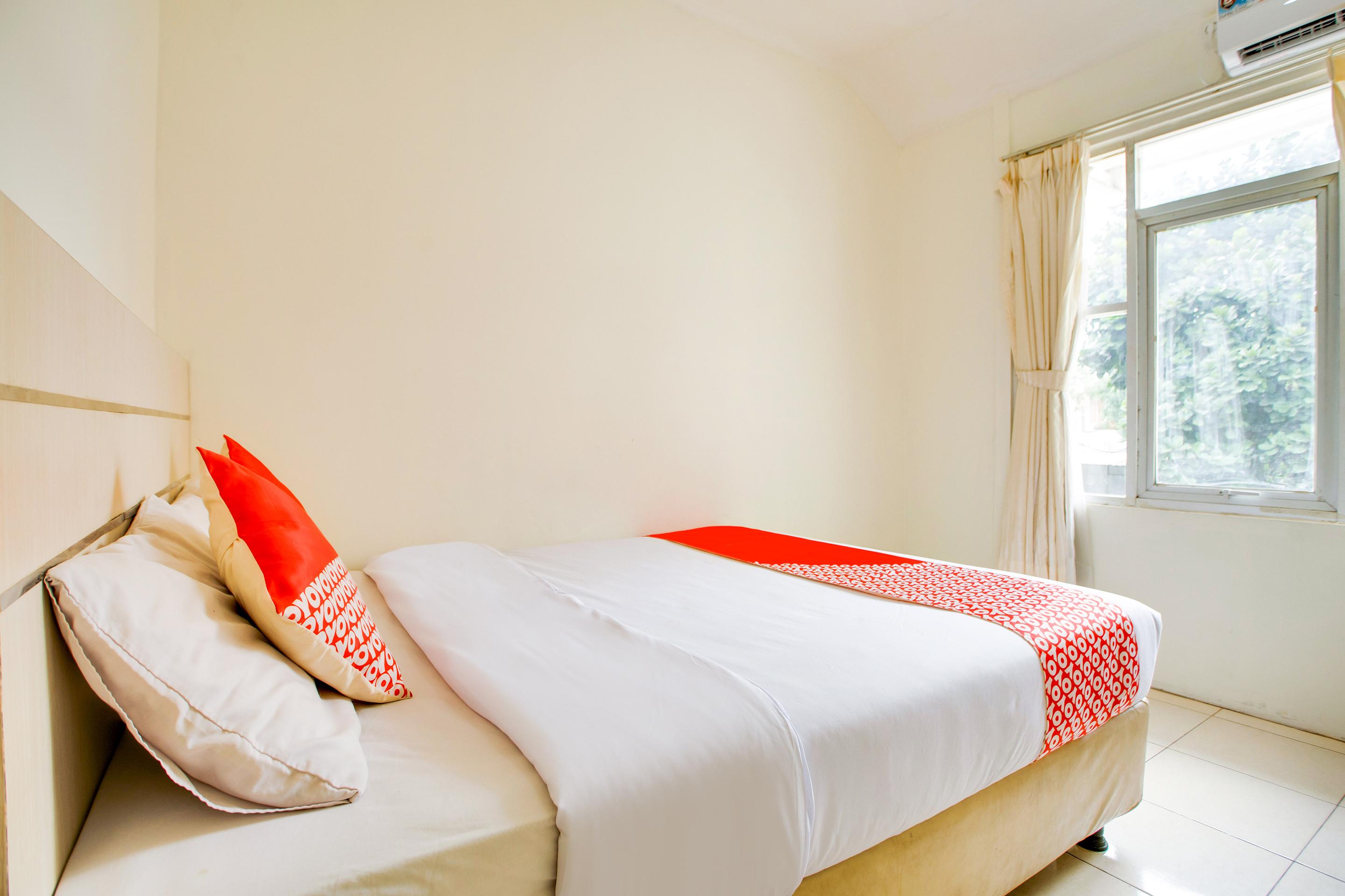Reddoorz @ Hotel Arimbi Dewi Sartika Baru Бандунг Экстерьер фото