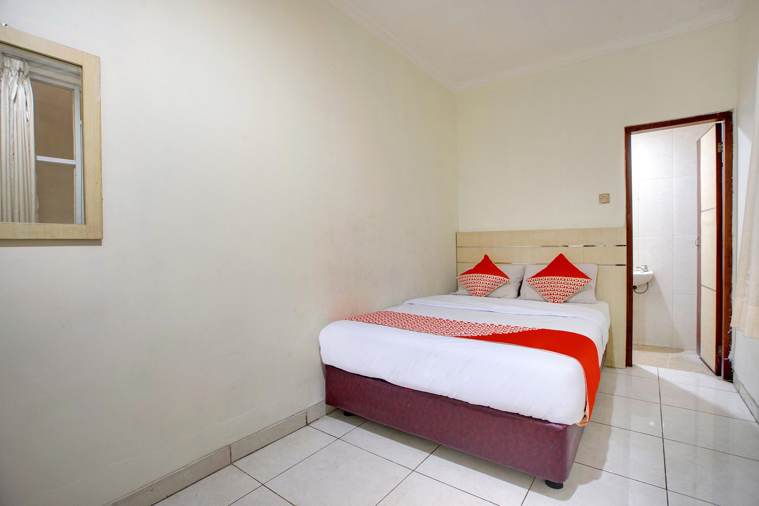 Reddoorz @ Hotel Arimbi Dewi Sartika Baru Бандунг Экстерьер фото