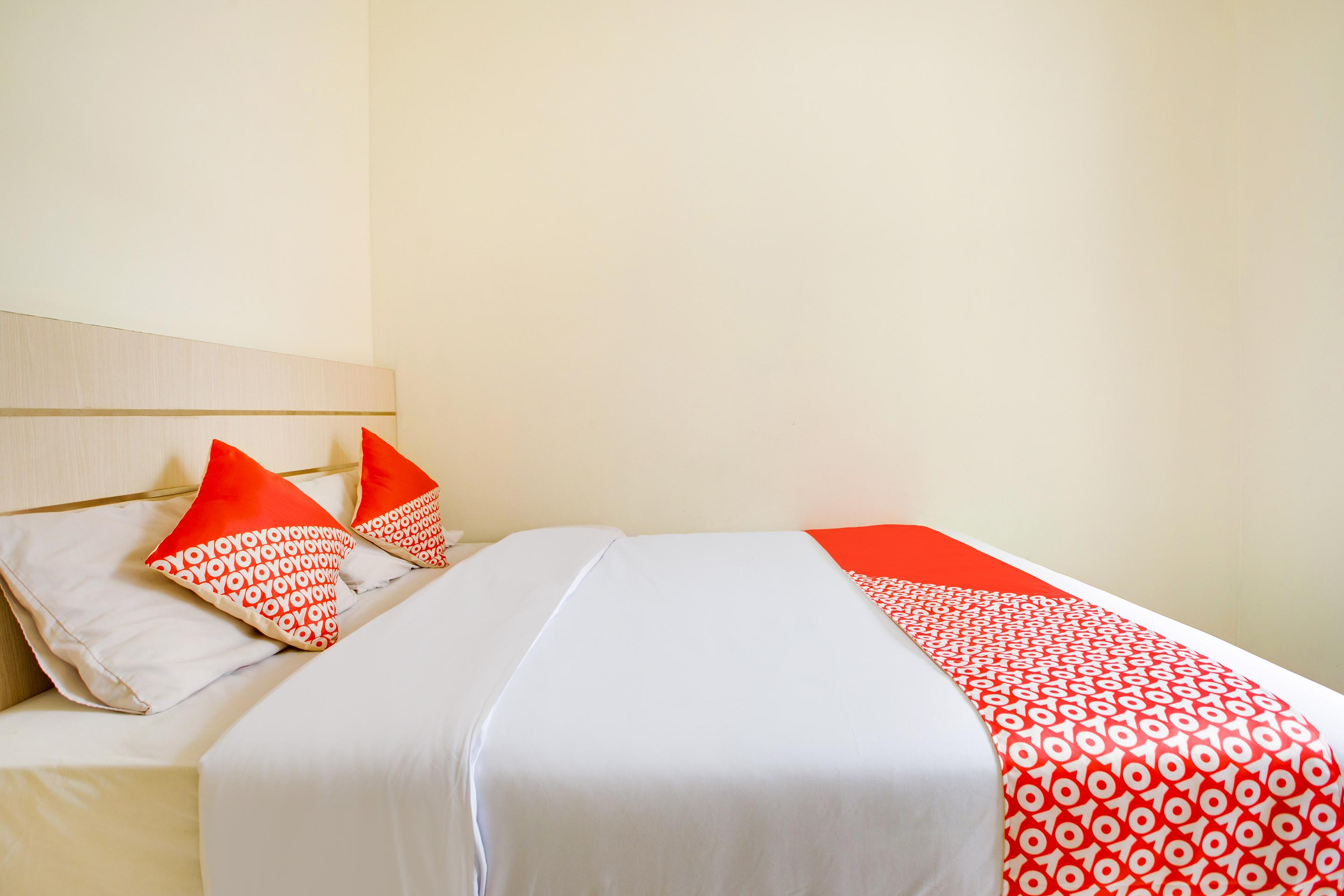 Reddoorz @ Hotel Arimbi Dewi Sartika Baru Бандунг Экстерьер фото