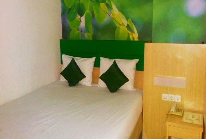 Reddoorz @ Hotel Arimbi Dewi Sartika Baru Бандунг Экстерьер фото