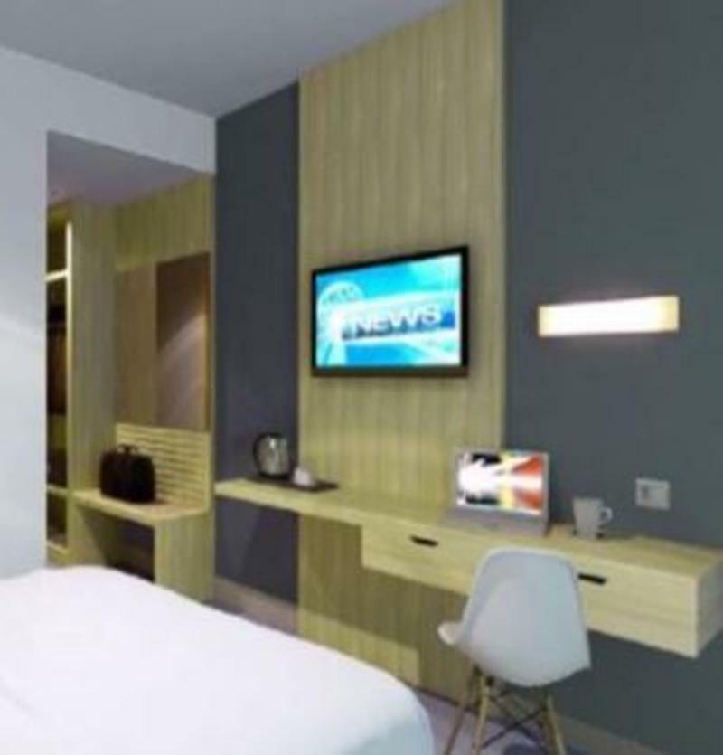Reddoorz @ Hotel Arimbi Dewi Sartika Baru Бандунг Экстерьер фото